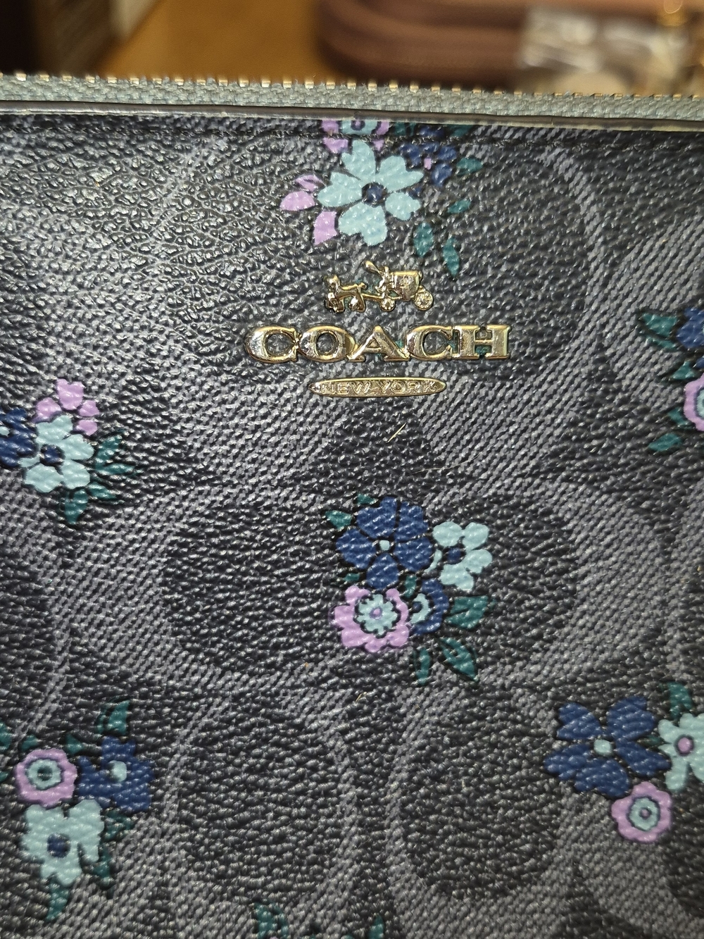 COACH Ranch Floral Signature C Zipper Pouch Wristlet With Coach Flower Bag Charm - Picture 8 of 10